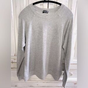 Popular Basics Heather Gray Pullover size medium